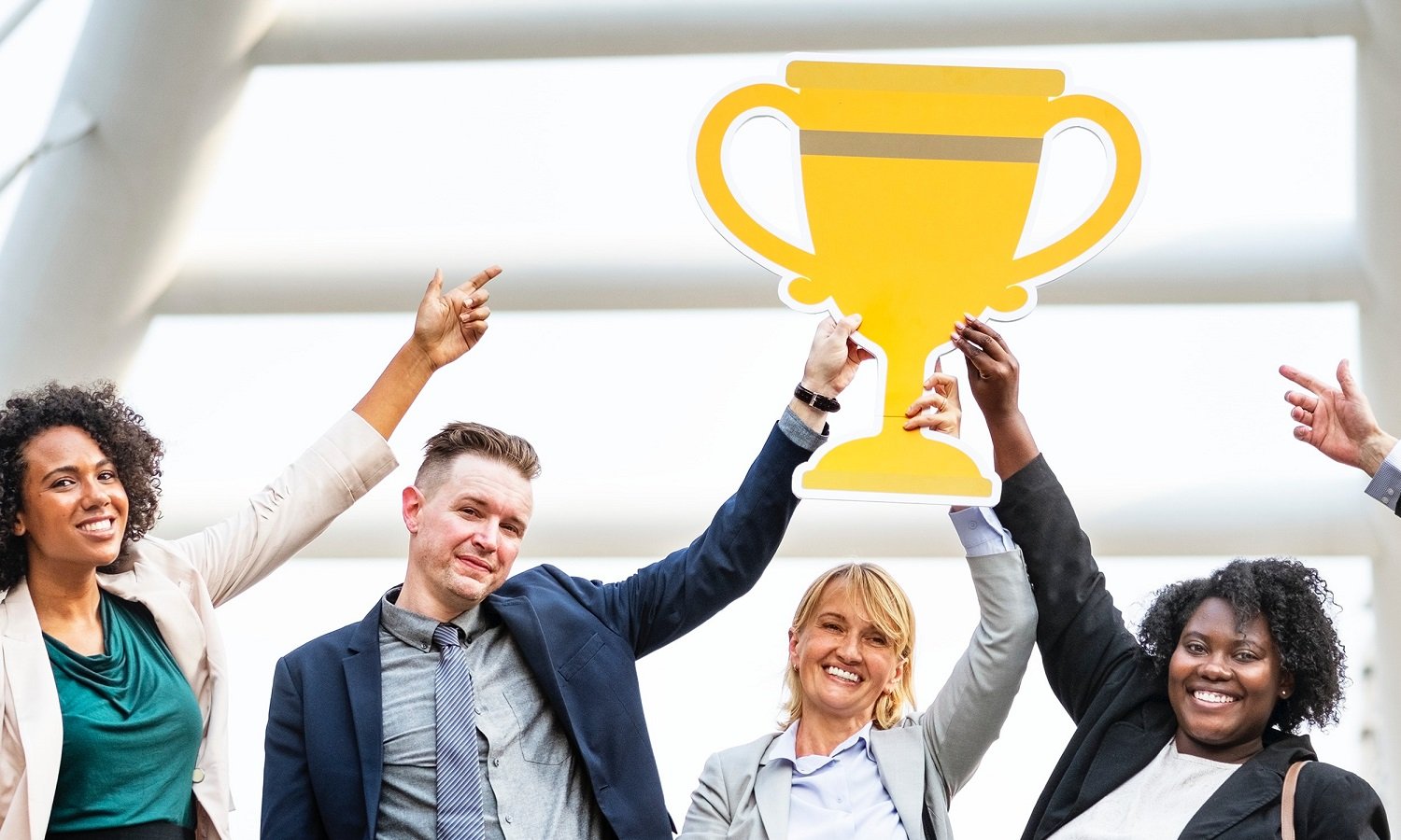 Rewarding. Картинки лучших сотрудников. Корпоративная культура Твиттер. Best Employee. Employee Wellbeing Awards лого \.